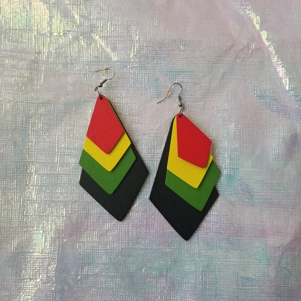 African Pride dangling earrings